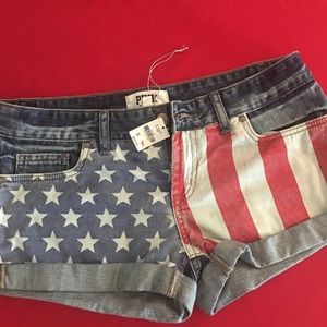 Victoria’s Secret “Pink” Jean shorts sz6 NWT